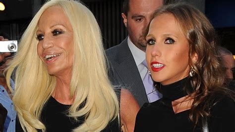 intervista donatella versace su allegra|Donatella Versace ha una figlia di nome Allegra .